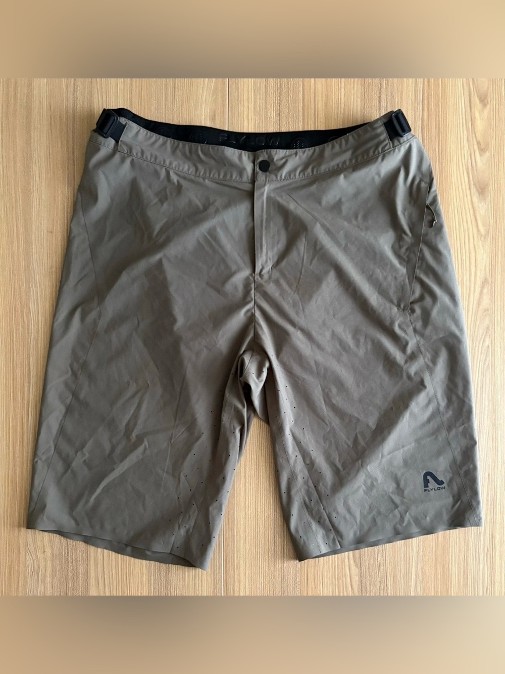 Flylow Laser Vented Cycling Shorts Slim Mens XL Mountain Biking Lightweight UPF